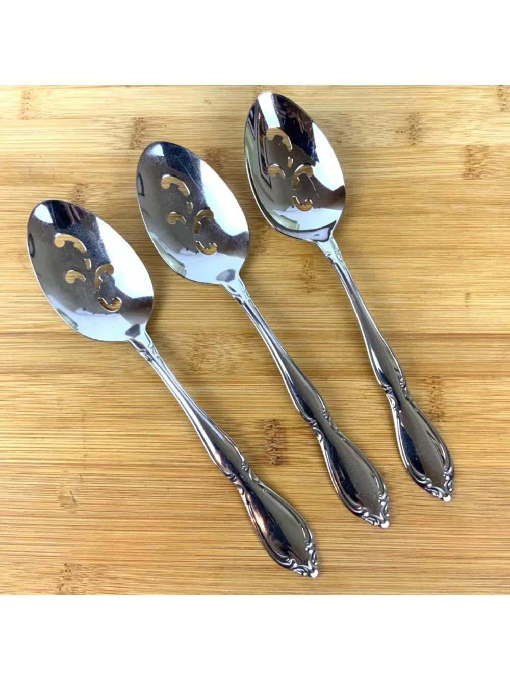 Oneida Strathmore Set Of 3 Pierced Serving Spoons Deluxe Stainless Vintage 1990s